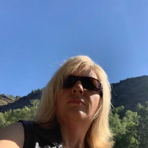 Meet your Posher, Sherry